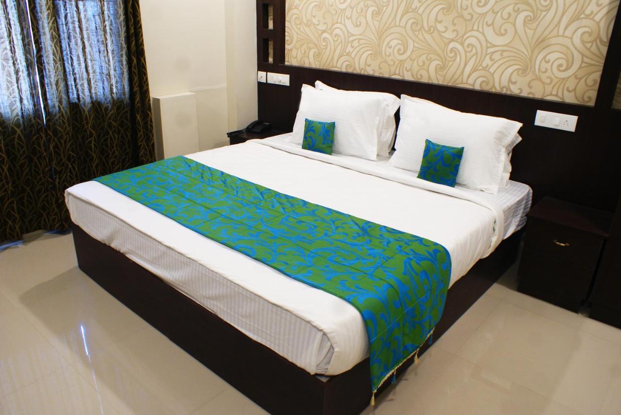Collection O 8267 Galaxy Inn Kochi Exteriér fotografie
