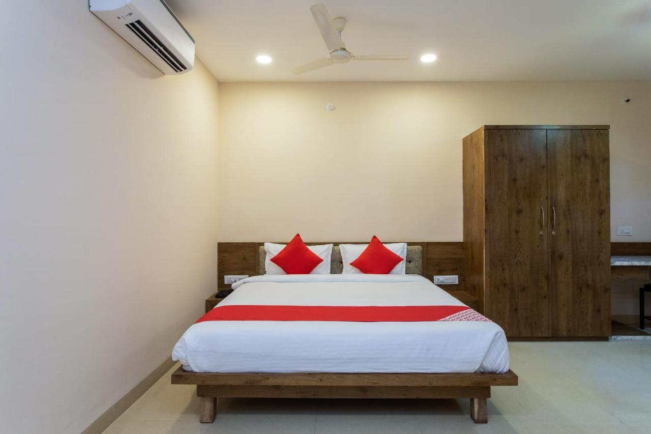Collection O 8267 Galaxy Inn Kochi Exteriér fotografie