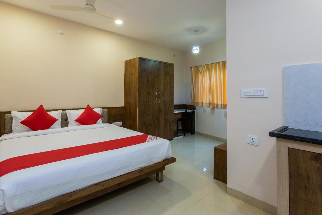 Collection O 8267 Galaxy Inn Kochi Exteriér fotografie
