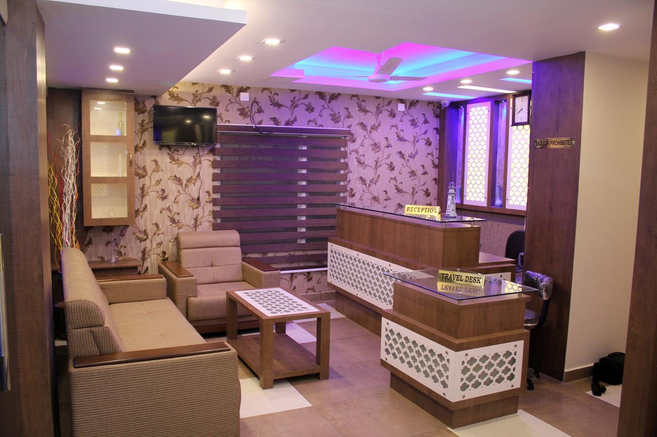 Collection O 8267 Galaxy Inn Kochi Exteriér fotografie
