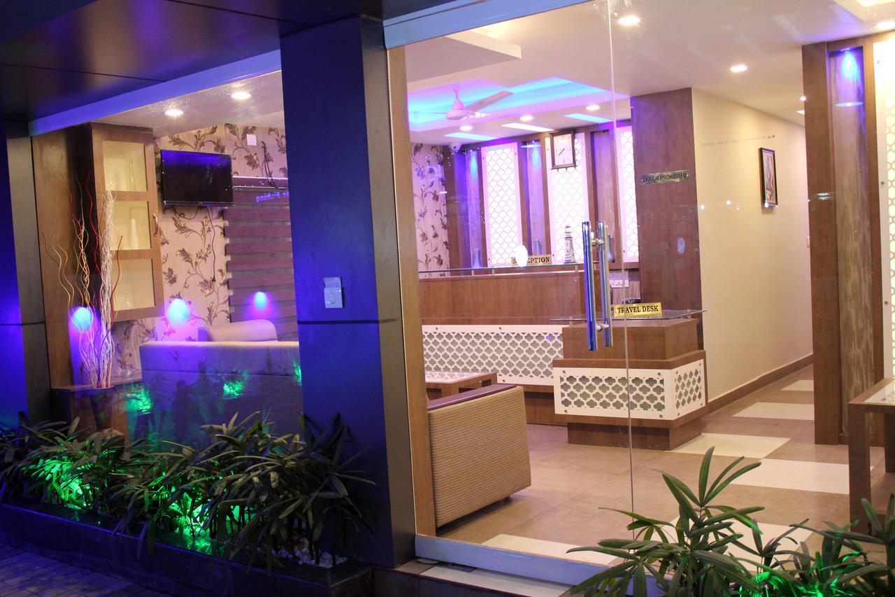 Collection O 8267 Galaxy Inn Kochi Exteriér fotografie