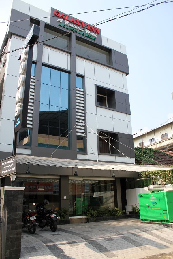 Collection O 8267 Galaxy Inn Kochi Exteriér fotografie