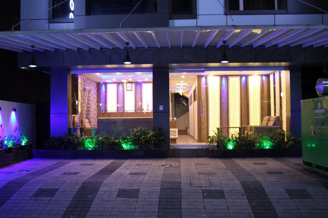 Collection O 8267 Galaxy Inn Kochi Exteriér fotografie