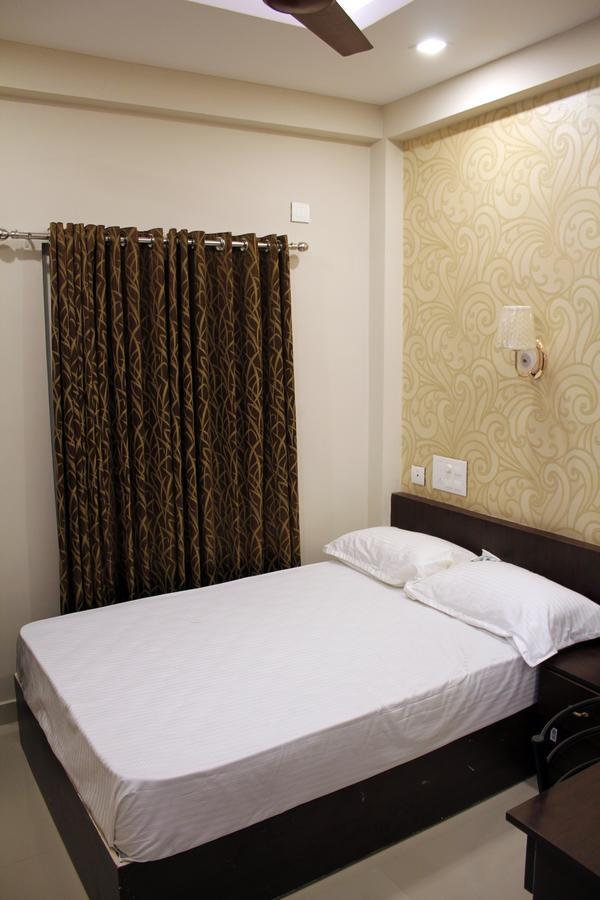 Collection O 8267 Galaxy Inn Kochi Exteriér fotografie